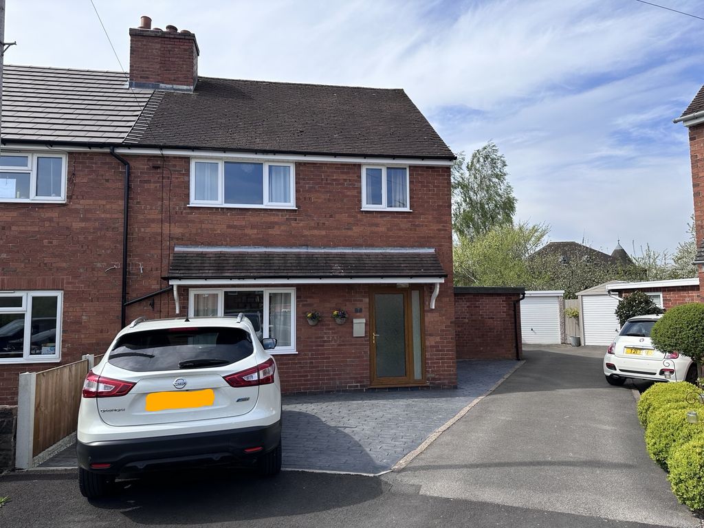 3 bed semidetached house for sale in Hawthorn Close, Denstone