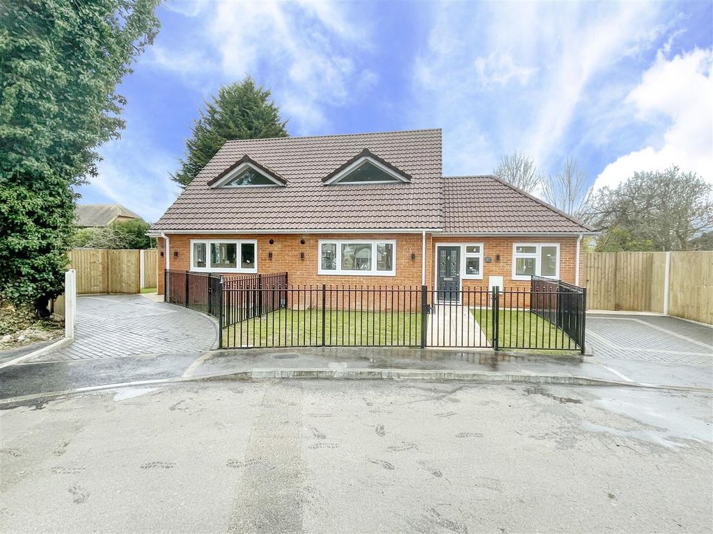 2 bed semidetached house for sale in Bartram Close, Hillingdon UB8, £