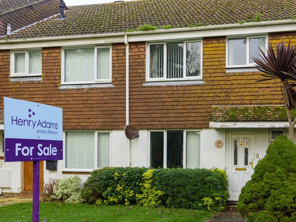 3 bed terraced house for sale in Thrusloes, Aldwick Felds, Bognor Regis