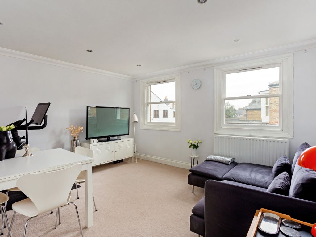 2 bed flat to rent in St. Leonards Avenue, Windsor SL4, £2,395 pcm Zoopla