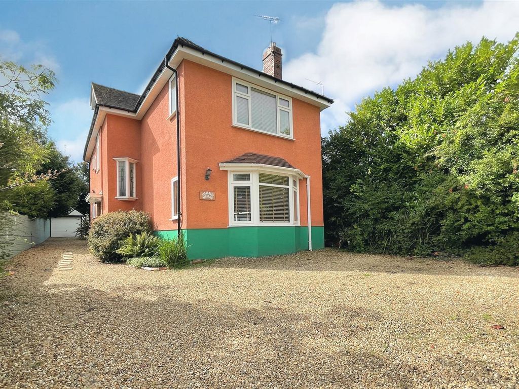 4 bed detached house for sale in Mayals Road, Mayals, Swansea SA3, £