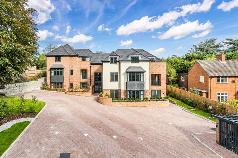 2 bed flat to rent in Howell Hill, Cheam Road, Sutton SM2, £2,100 pcm Zoopla