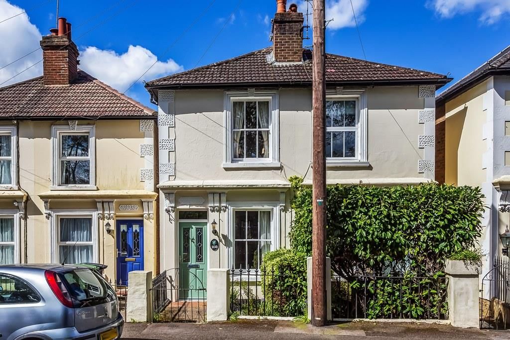 2 bed semidetached house for sale in Poplar Road, South Leatherhead