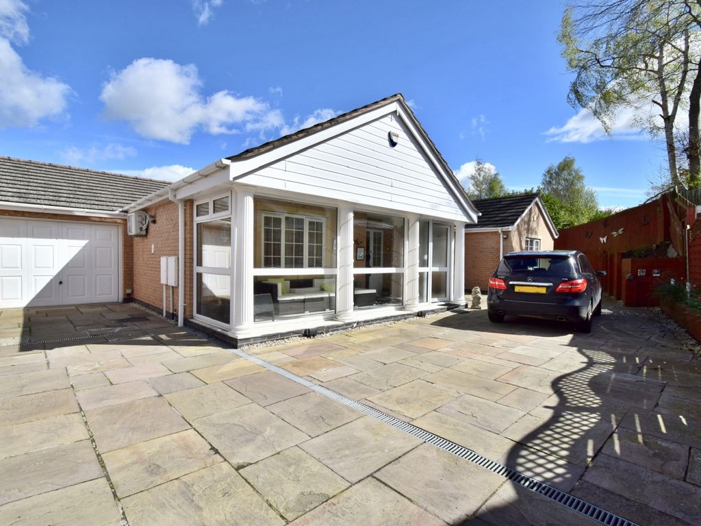 4 bed bungalow for sale in Hereward Drive, Thurnby, Leicester LE7, £