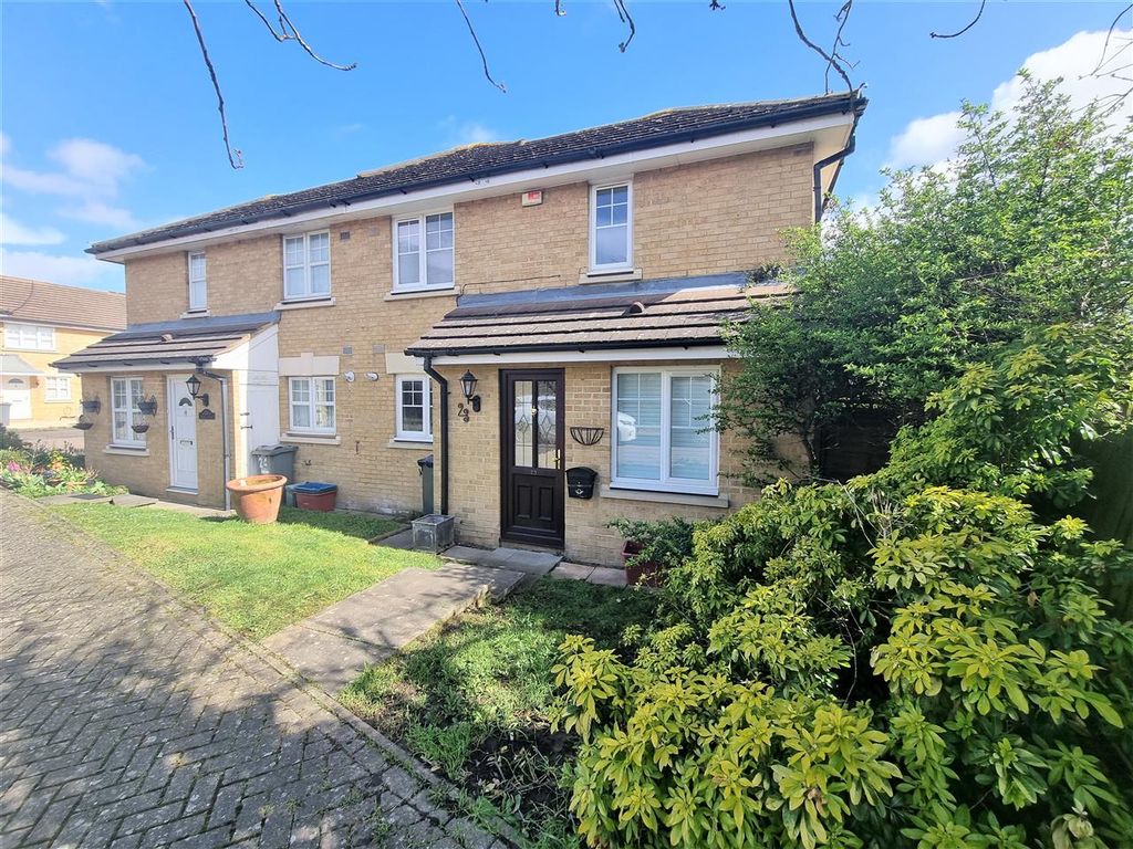 1 bed end terrace house for sale in Westminster Close, Feltham TW14