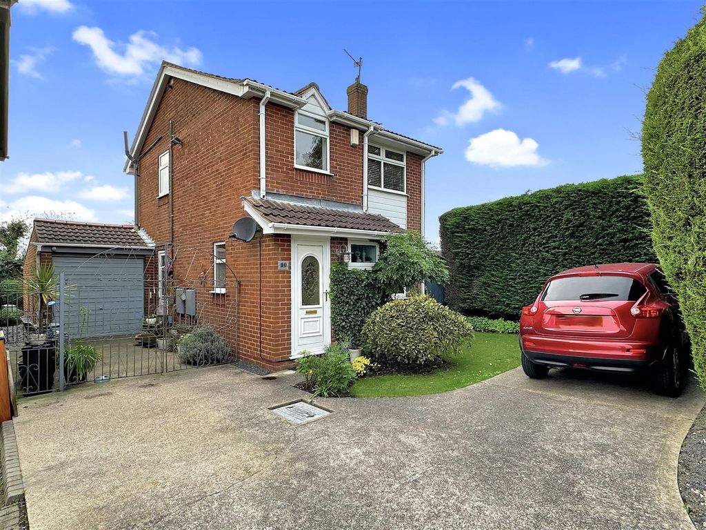 3 bed detached house for sale in Kingfield Close, Rainworth, Mansfield