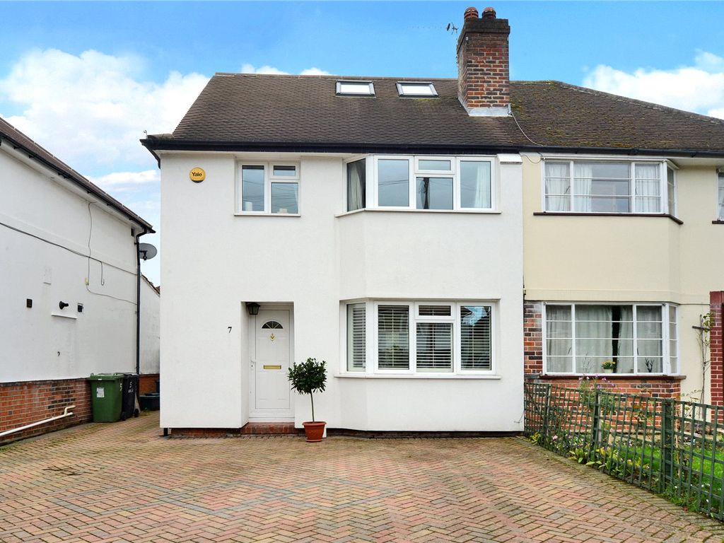 4 bed semidetached house for sale in Vale Road, Worcester Park, Surrey