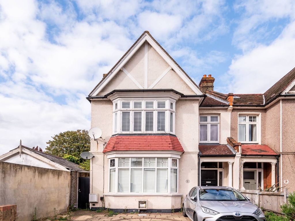 3 bed flat to rent in Catford, Catford, London SE6, £2,250 pcm Zoopla