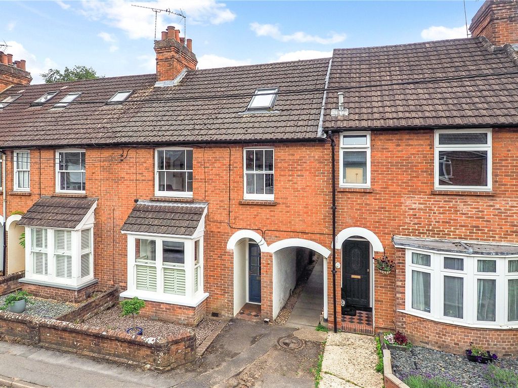 5 bed terraced house for sale in Madeline Road, Petersfield, Hampshire