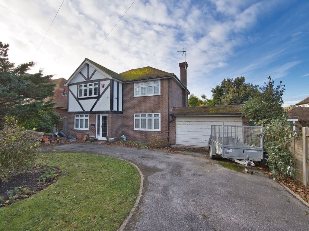 4 bed detached house for sale in Leicester Avenue, Cliftonville CT9, £