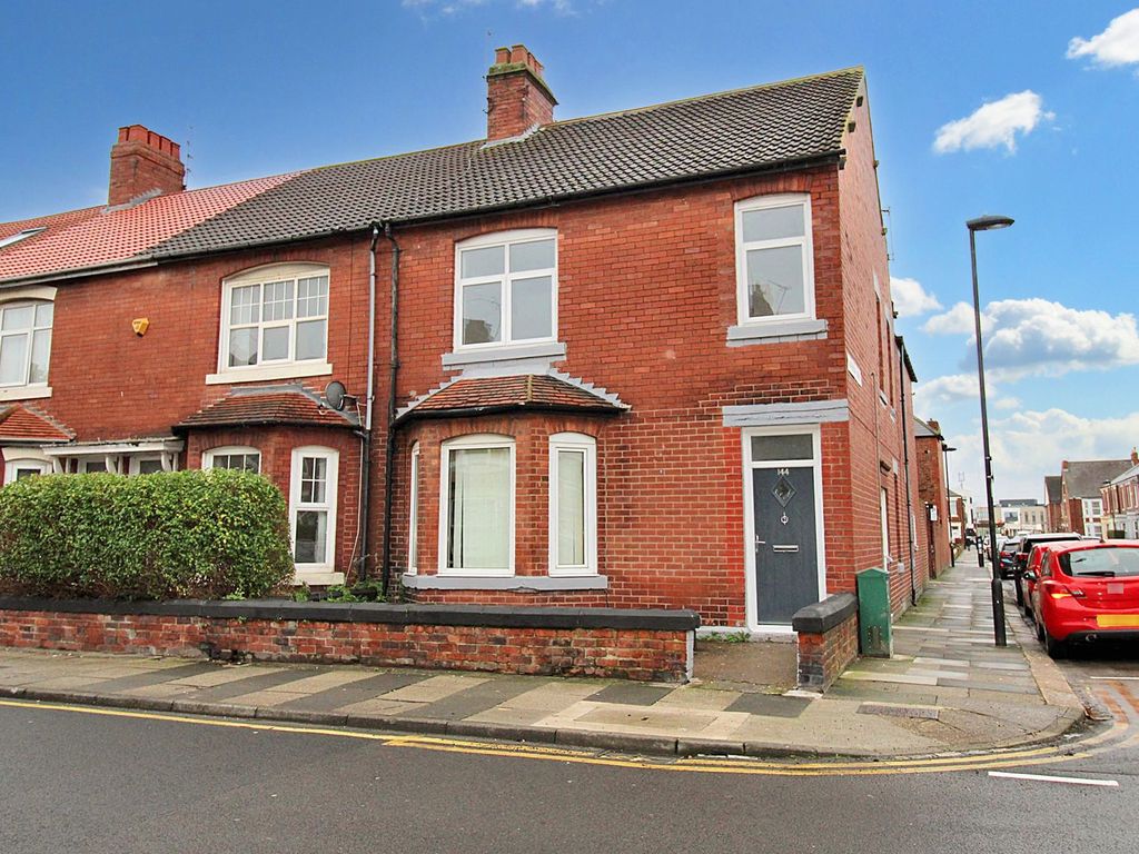 3 bed flat for sale in Park Road, Wallsend NE28, £110,000 Zoopla