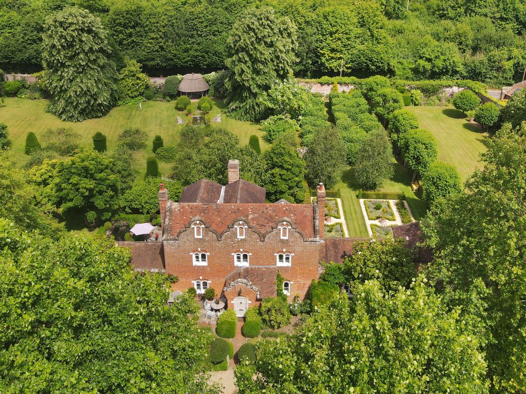 6 bed detached house for sale in Surrenden, Pluckley, Ashford, Kent