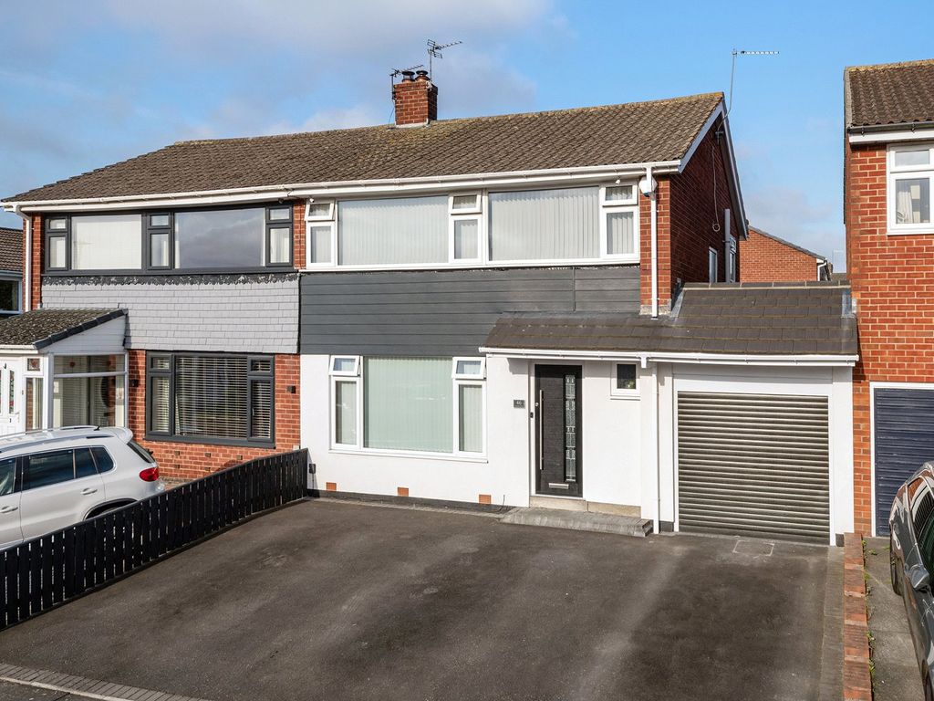 3 bed semidetached house for sale in Brookfield Crescent, Newcastle