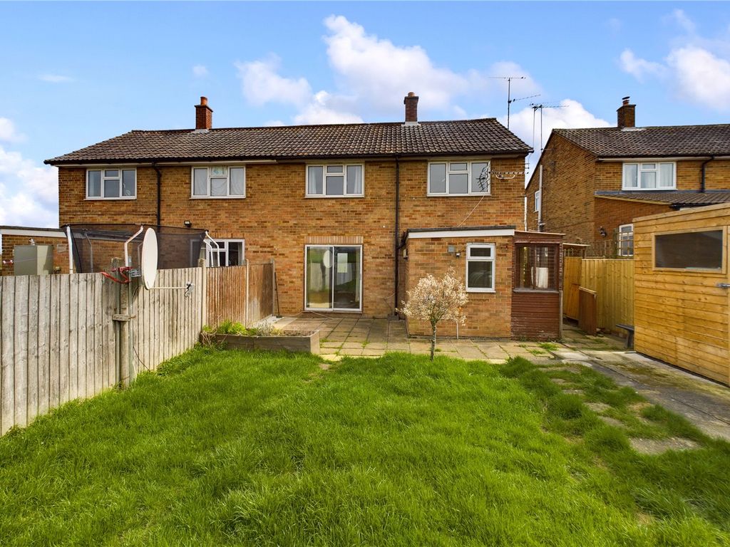 3 bed semidetached house for sale in Papworth Road, Graveley, St