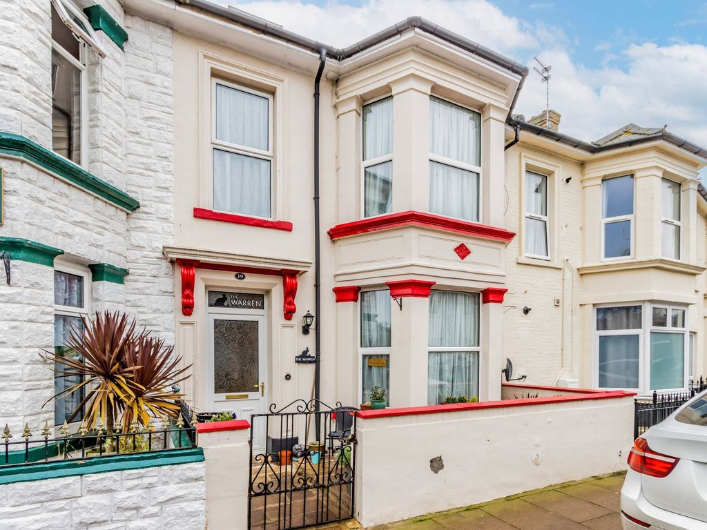 9 bed terraced house for sale in Trafalgar Road, Great Yarmouth NR30, £