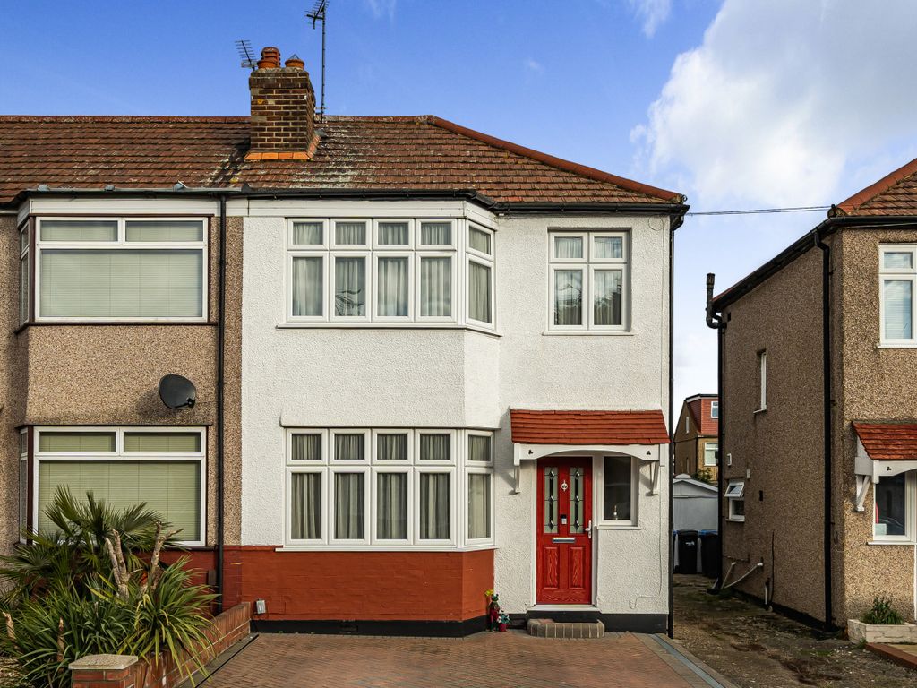 3 bed end terrace house for sale in Chailey Avenue, Enfield EN1, £