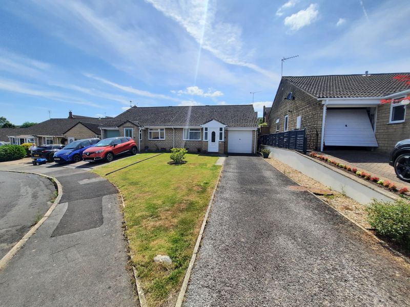 2 bed semidetached bungalow for sale in Thorne Gardens, Yeovil BA21