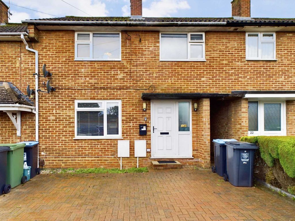 2 bed flat for sale in Hardy Road, Adeyfield HP2, £270,000 Zoopla