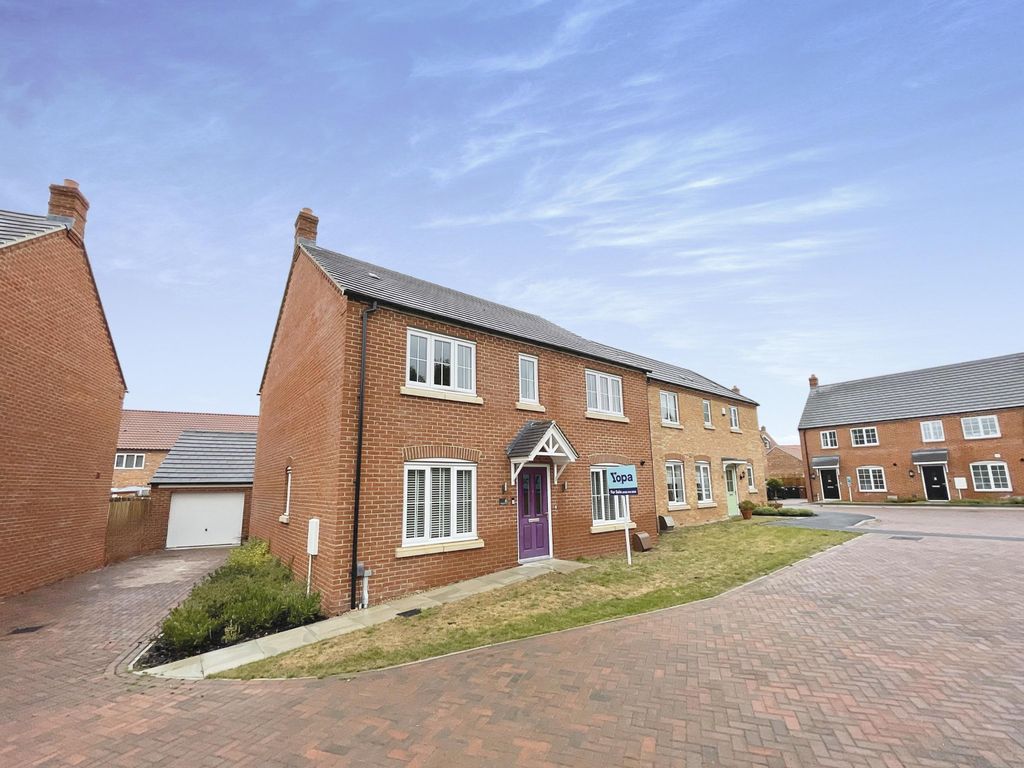 4 bed detached house for sale in Walshaw Close, Branston, Lincoln LN4