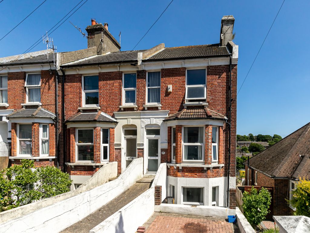 5 bed semidetached house for sale in Athelstan Road, Hastings TN35