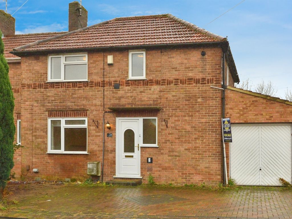 4 bed end terrace house for sale in Saffron Street, Bletchley, Milton