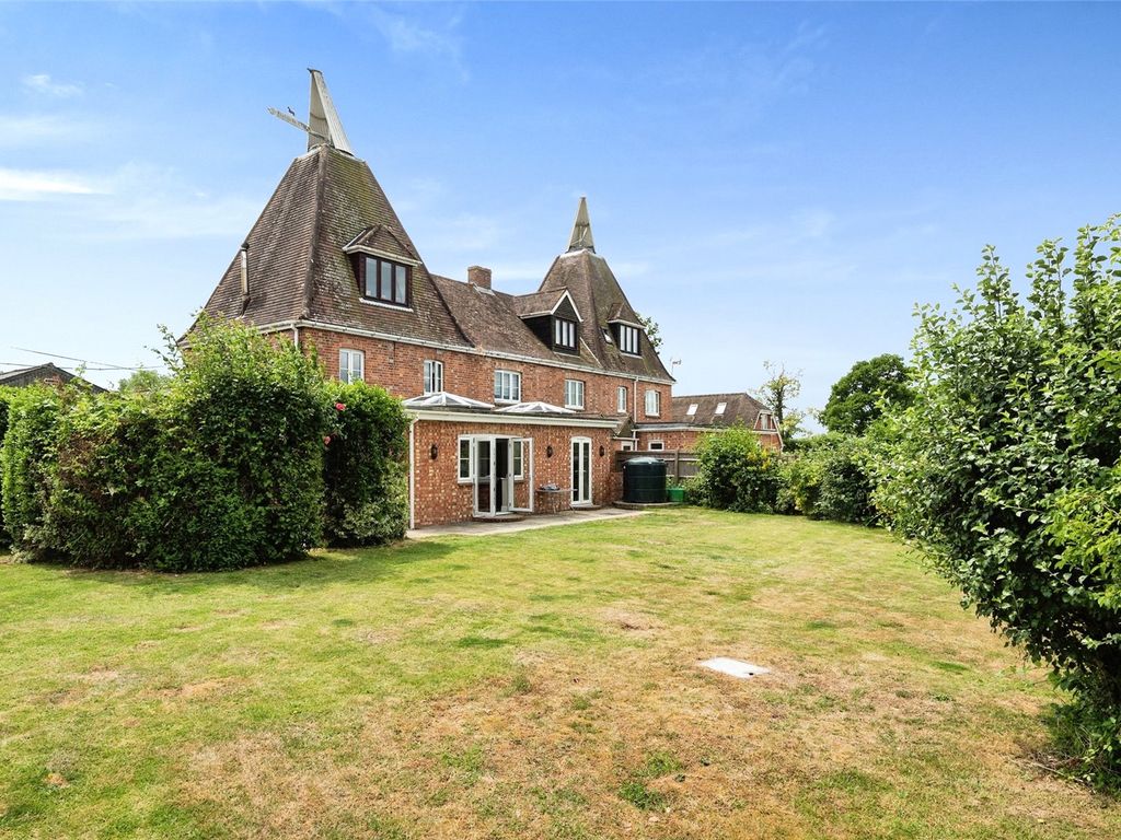 4 bed detached house for sale in Marle Place Road, Horsmonden