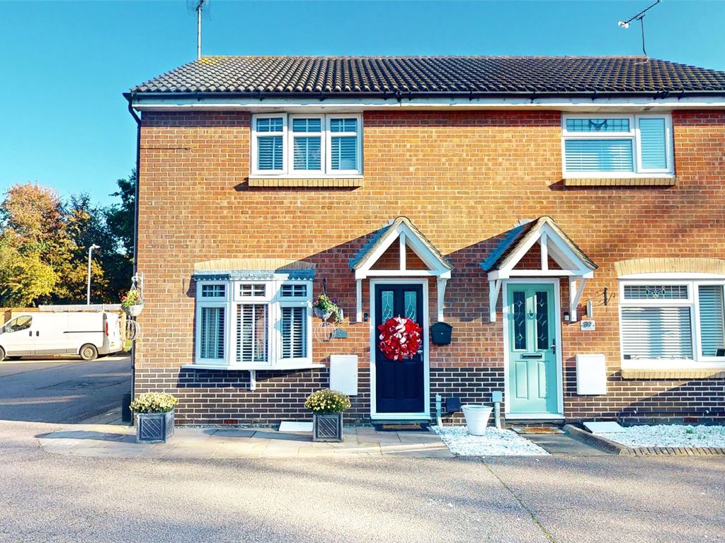 3 bed end terrace house for sale in Maitland Road, Wickford, Essex SS12
