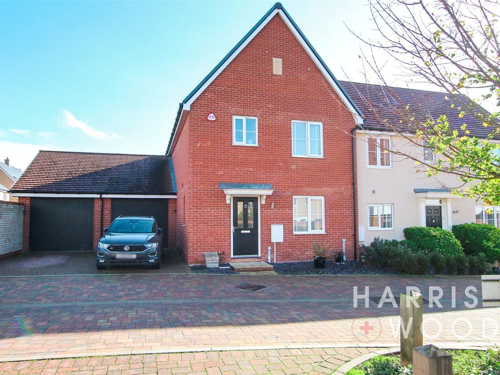 3 bed semidetached house for sale in Dennis Randle Way, Colchester