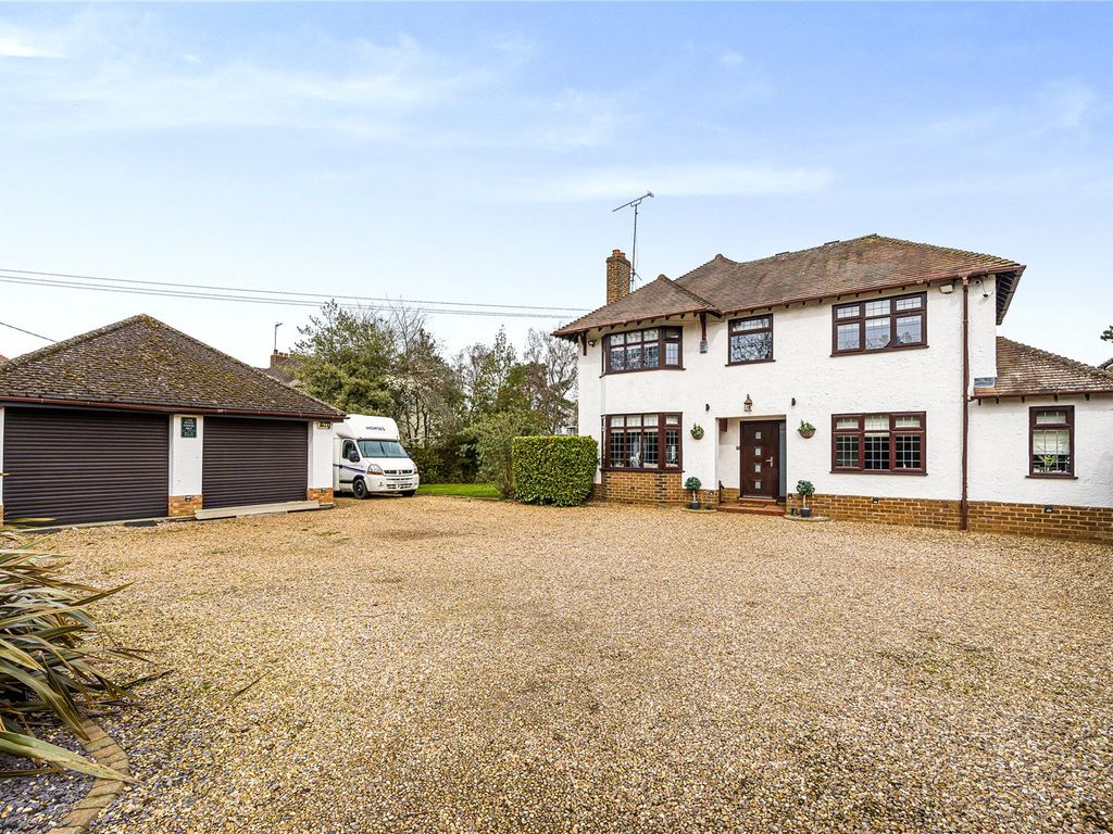 5 bed detached house for sale in Moulton Lane, Boughton, Northampton