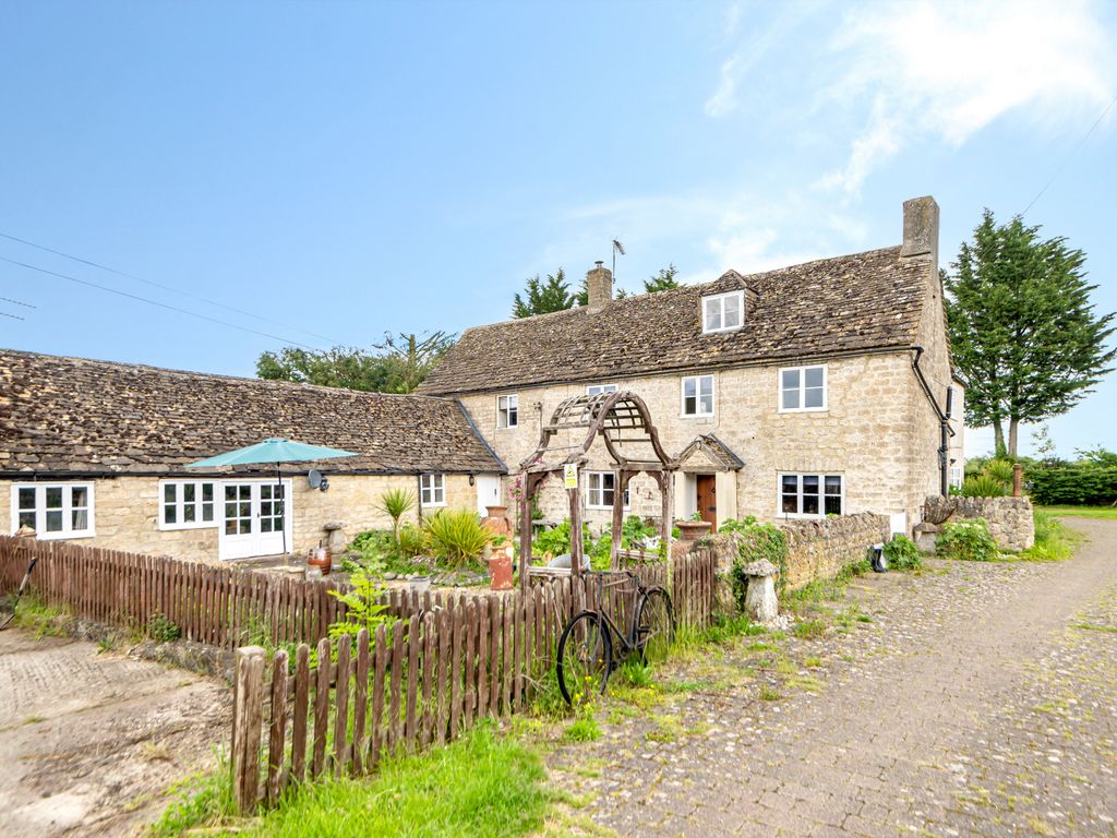 5 bed farmhouse for sale in Hayes Knoll, Purton Stoke, Cricklade