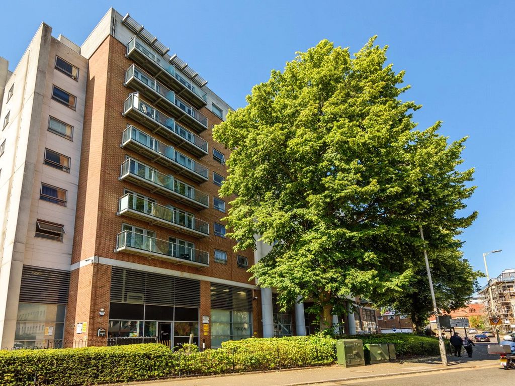 Wilmington Close, Watford, Hertfordshire WD18  