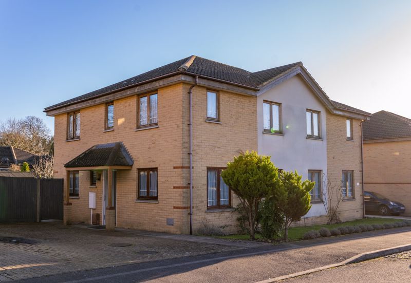 4 bed semidetached house for sale in Combes Crescent, Leadenhall