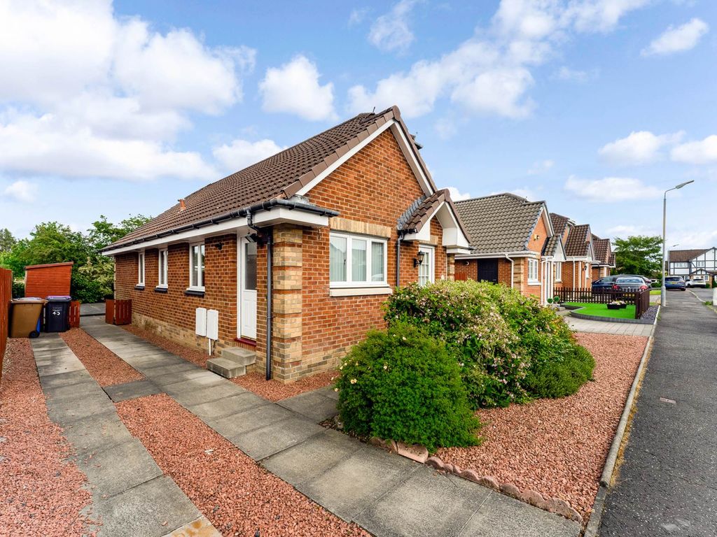 3 bed detached house for sale in Meadow Way, Kilwinning KA13, £195,000