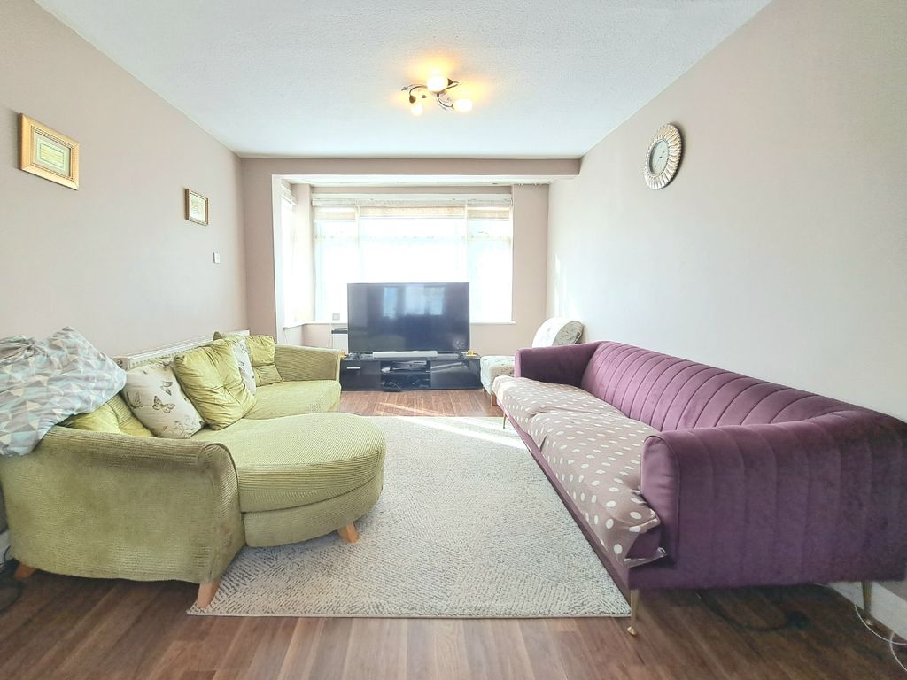 4 bed semidetached house for sale in Mountbel Road, Stanmore HA7, £