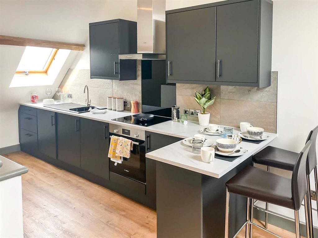 1 bed flat to rent in Queens Road, Nuneaton CV11, £795 pcm Zoopla