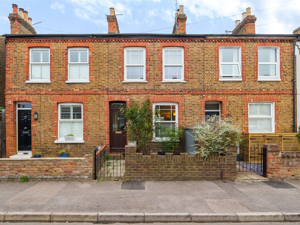 3 bed terraced house for sale in Oxford Road, Windsor SL4, £625,000