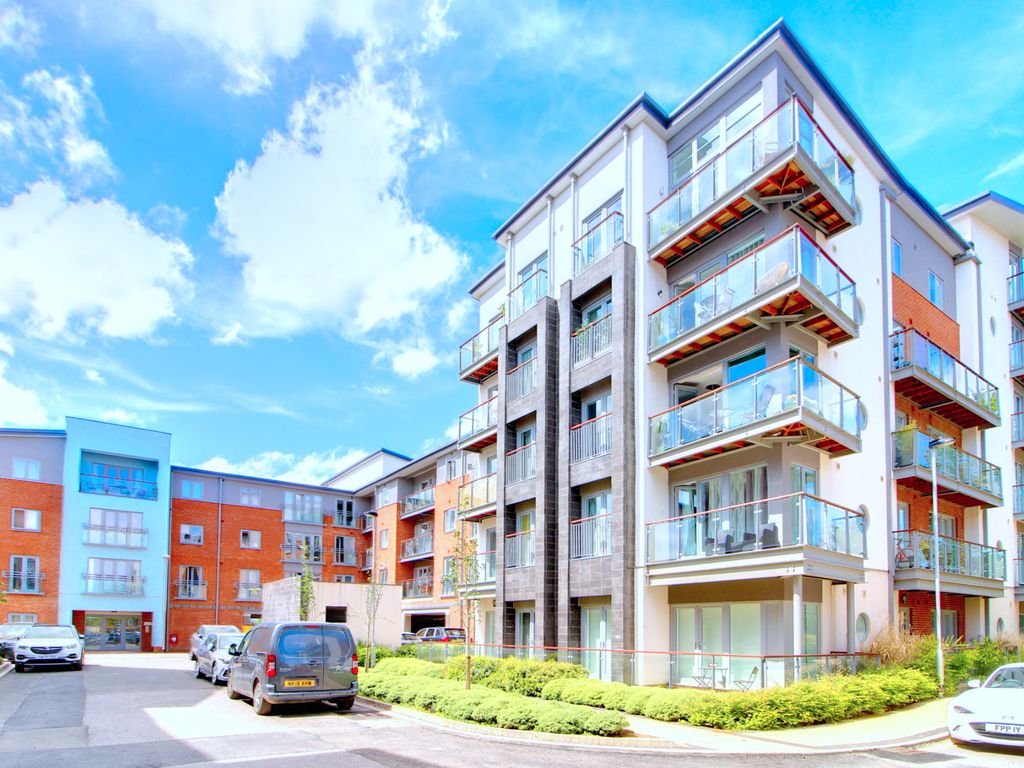 2 bed flat for sale in Worsdell Drive, Gateshead NE8 Zoopla