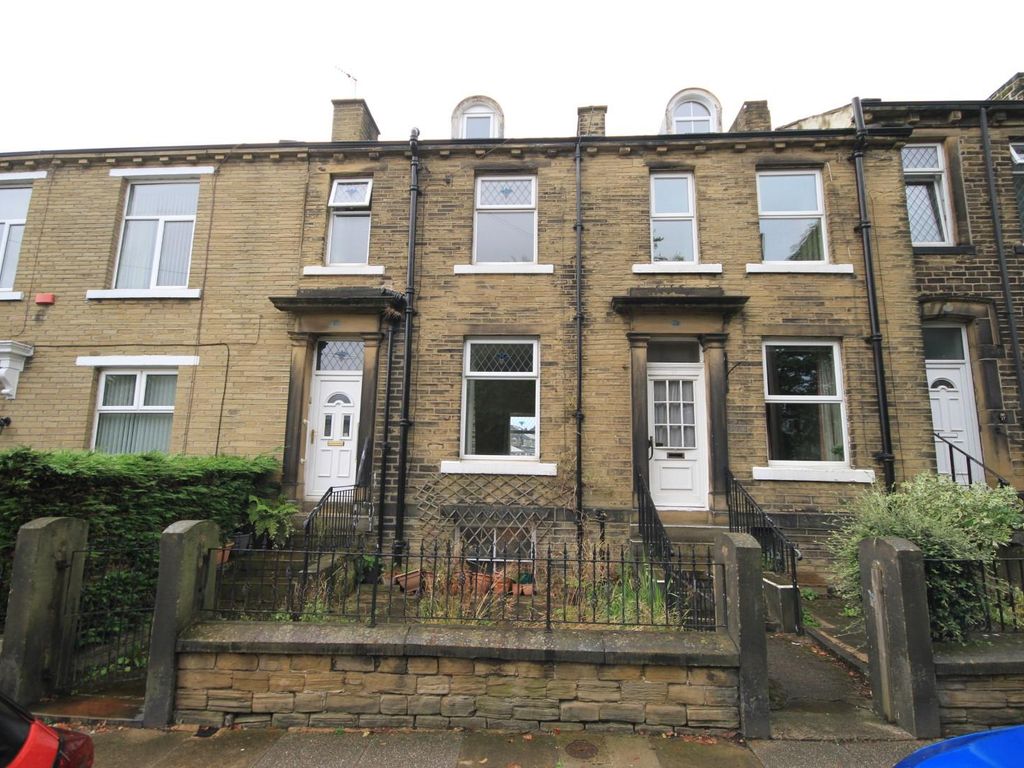 3 bed terraced house for sale in Stone Hall Road, Eccleshill, Bradford