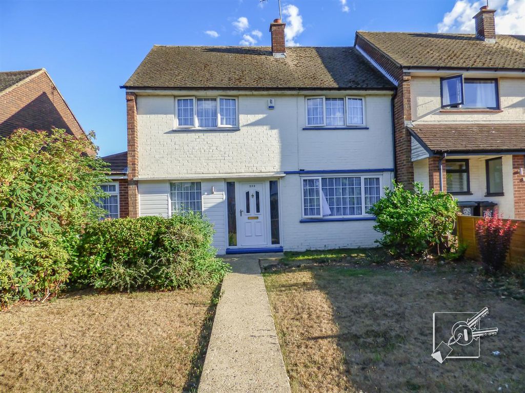 4 bed property for sale in Livingstone Road, Gravesend DA12 Zoopla