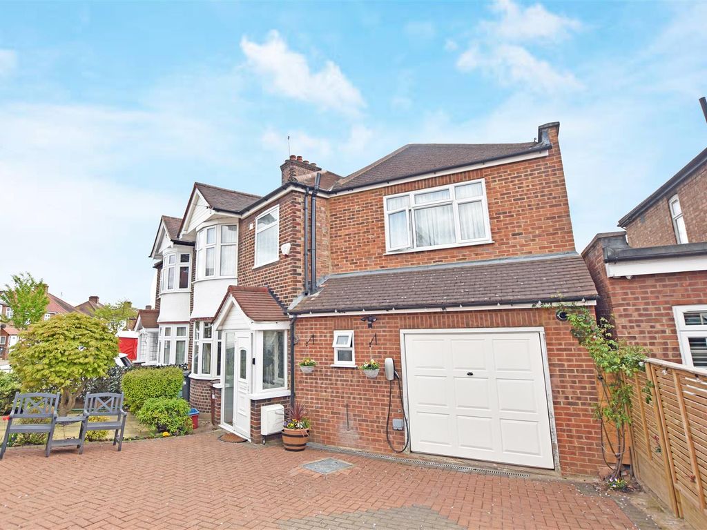 4 bed semidetached house to rent in Roxborough Avenue, Isleworth TW7