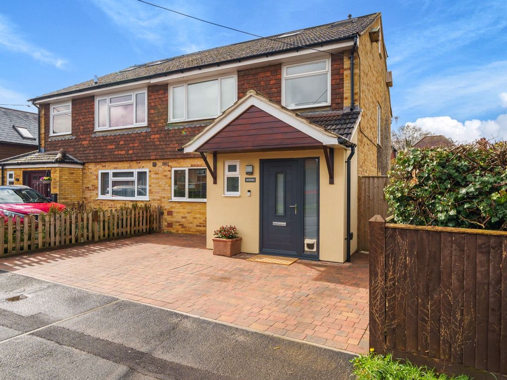 4 bed semidetached house for sale in Chapel Lane, Milford, Godalming