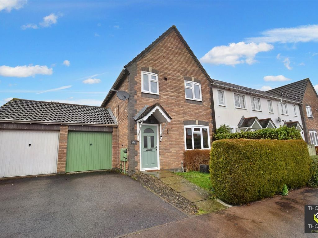 3 bed end terrace house for sale in Welland Road, Quedgeley, Gloucester