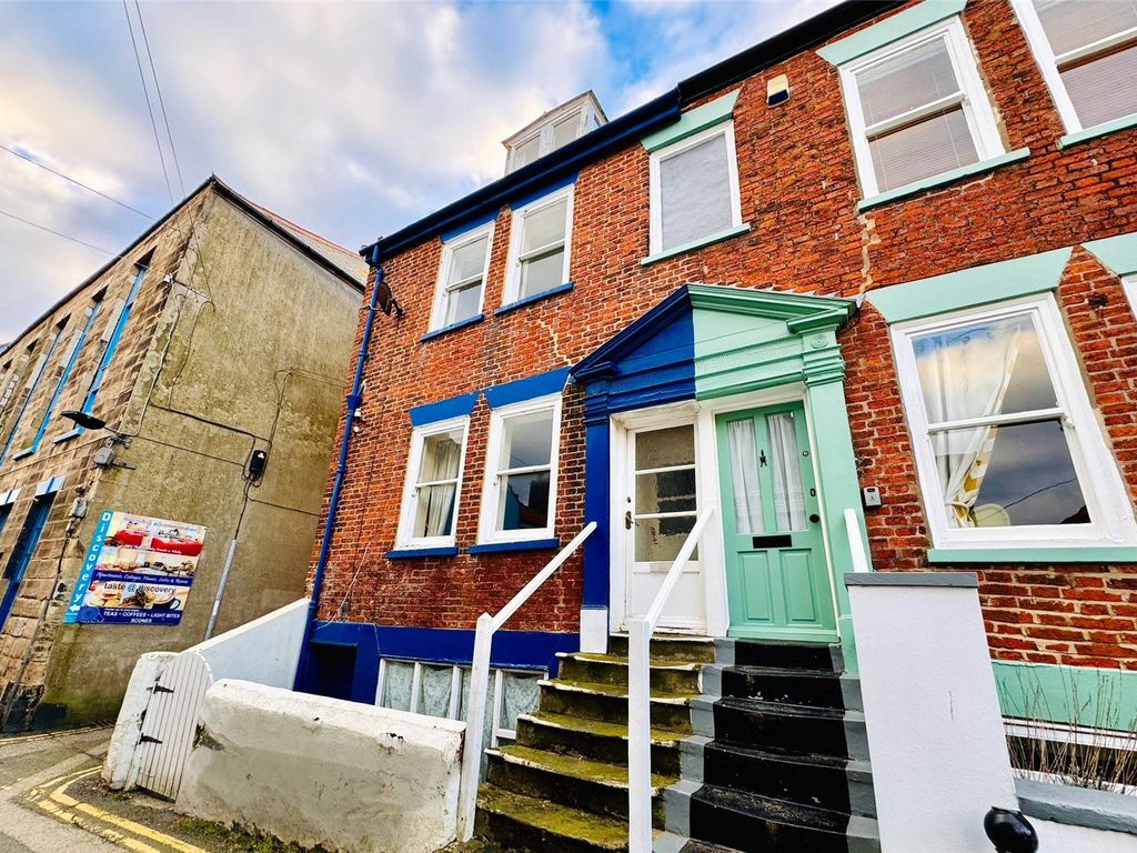 4 bed end terrace house for sale in Silver Street, Whitby, North
