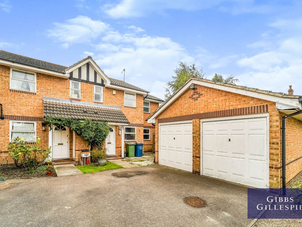 3 bed end terrace house to rent in Hazelwood Close, North Harrow