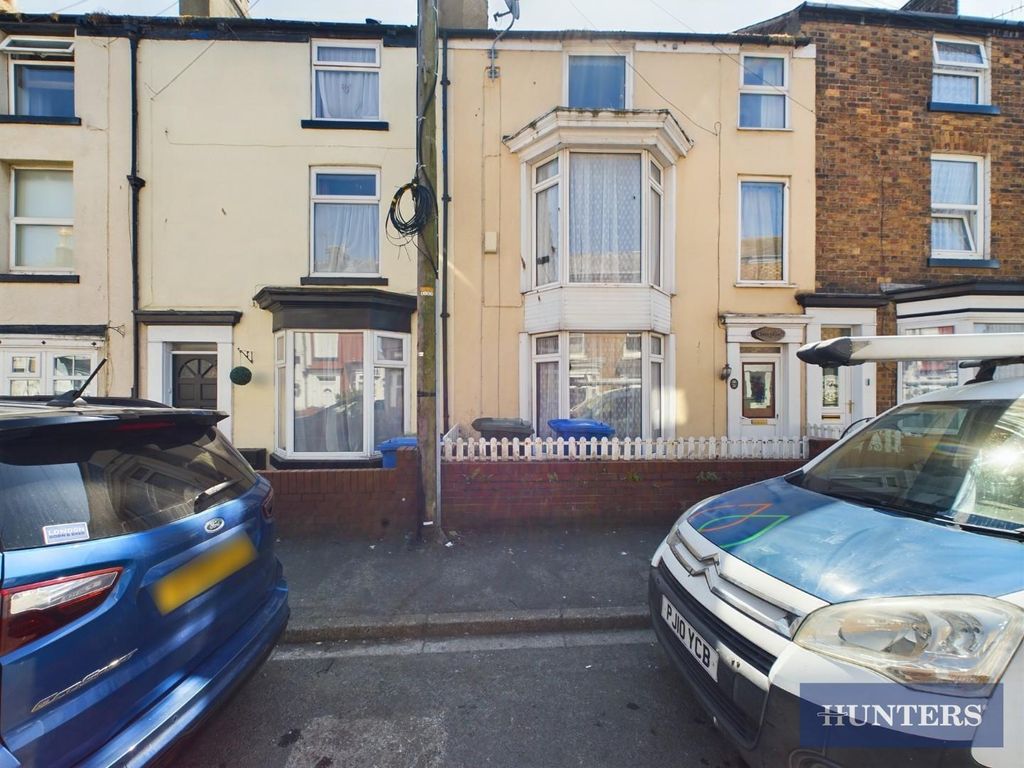 3 bed terraced house for sale in Cambridge Street, Scarborough YO12