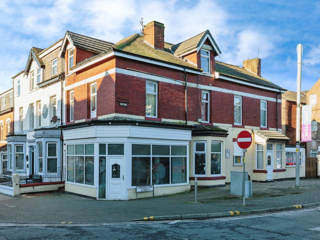 5 bed end terrace house for sale in Reads Avenue, Blackpool, Lancashire
