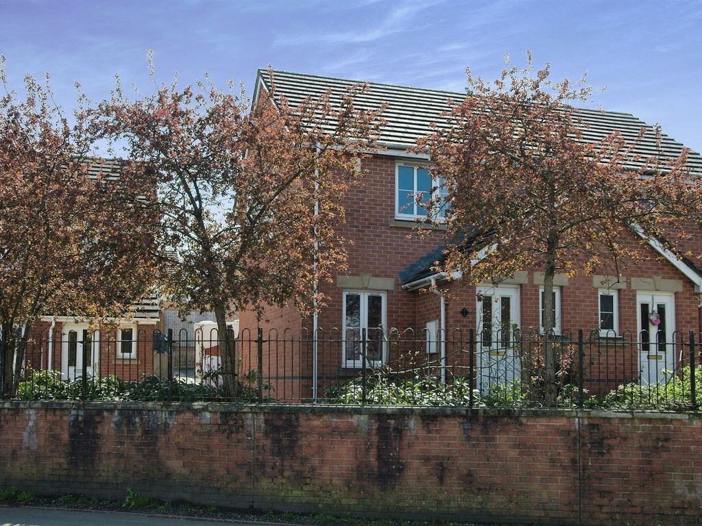 2 bed end terrace house for sale in Heritage Way, Llanharan, Pontyclun