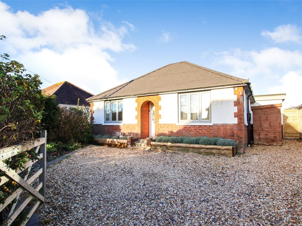3 bed bungalow for sale in Lavender Road, Hordle, Hampshire SO41, £