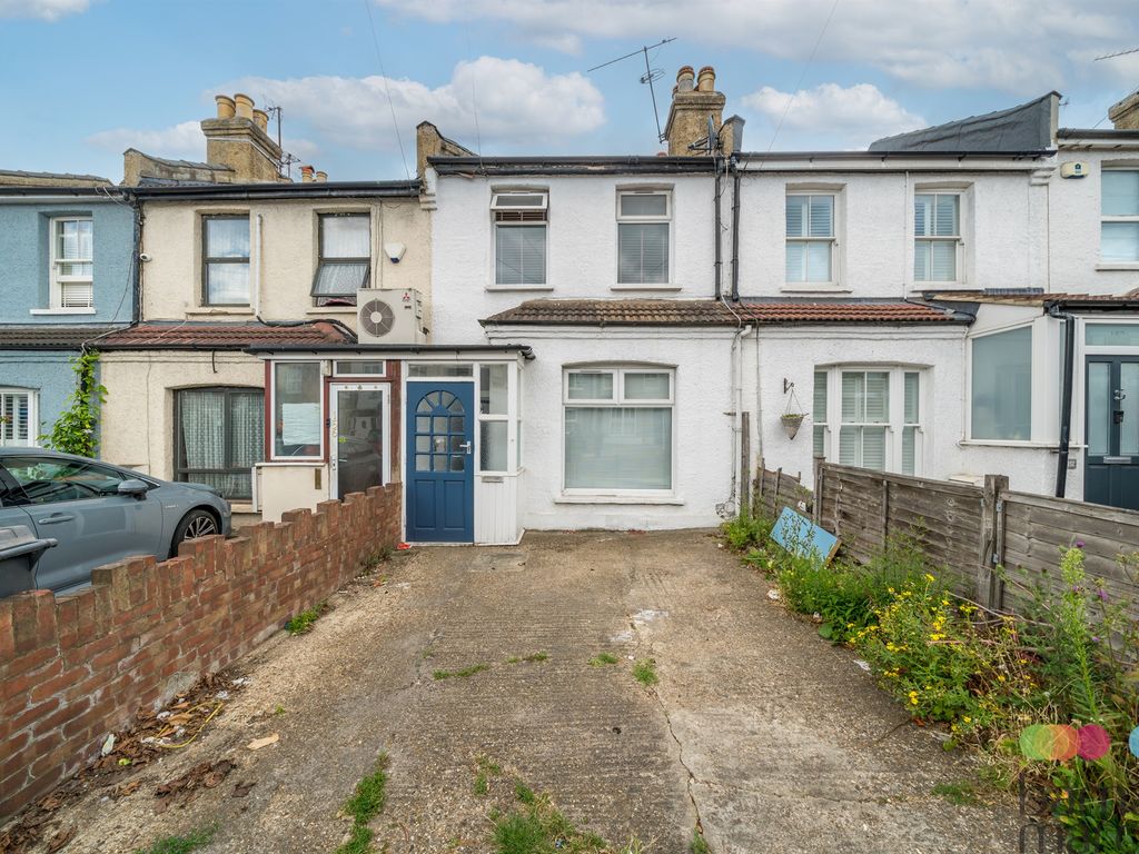 3 bed terraced house for sale in Long Lane, London N3, £500,000 Zoopla