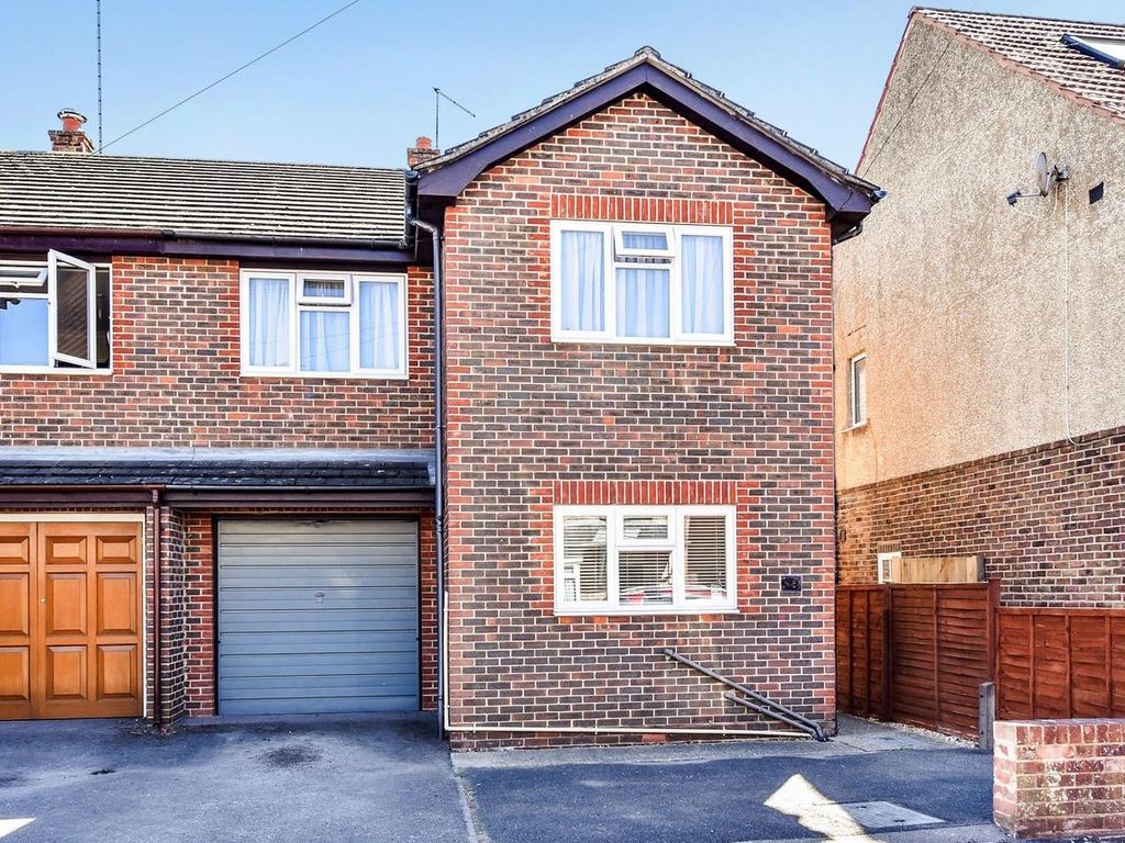 4 bed semidetached house for sale in Kingsham Avenue, Chichester PO19 Zoopla